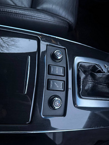 INFINITI FX37 (11 foto / 13)
