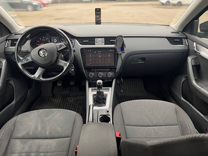 SKODA OCTAVIA (5 фото из 8)