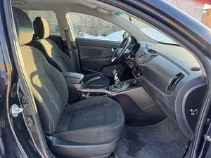 KIA SPORTAGE (7 foto / 9)