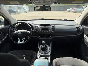 KIA SPORTAGE (7 foto / 9)