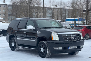 CADILLAC ESCALADE (3 фото из 15)