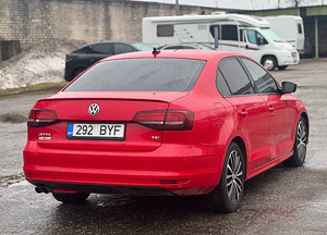 VOLKSWAGEN JETTA (5 foto / 8)