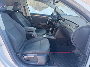 SKODA SUPERB (8 foto / 8)