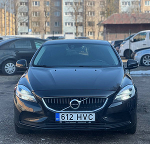 VOLVO V40 (1 foto / 8)