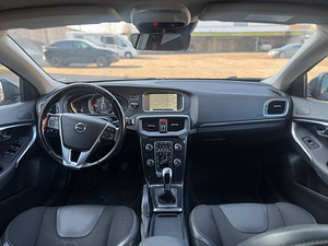 VOLVO V40 (7 foto / 8)