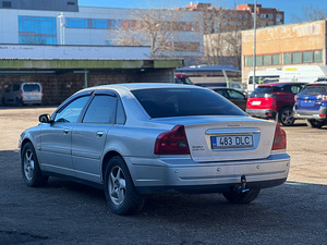 VOLVO S80 (4 foto / 8)