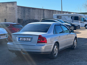 VOLVO S80 (5 foto / 8)