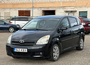 TOYOTA COROLLA VERSO (1 фото из 8)
