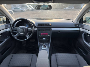 AUDI A4 (6 foto / 8)