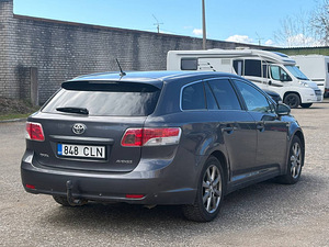 TOYOTA AVENSIS (3 foto / 5)