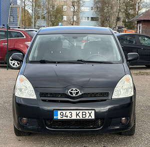 TOYOTA COROLLA VERSO (3 foto / 8)
