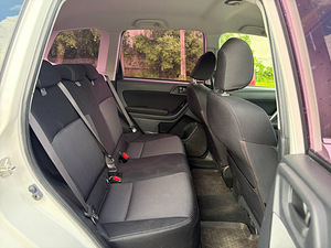 SUBARU FORESTER (7 foto / 10)
