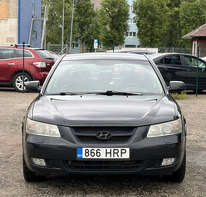 HYUNDAI SONATA (2 foto / 7)