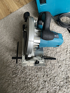 Циркулярная пила Makita + Чемода. (3 фото из 4)