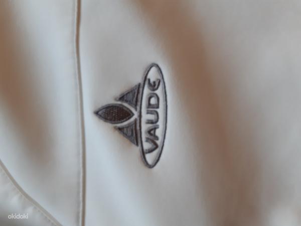 Белая куртка софтшелл s. L (фото #3)