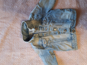 H&M teksatagi s. 4-5a (1 foto / 4)