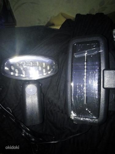Лампа с датчиком двежения и солнечной зарядкой (фото #1)
