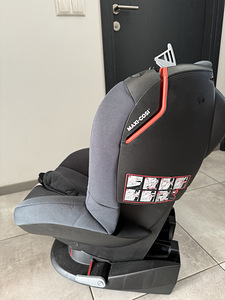 Автомобильное кресло Maxi cosi (4 фото из 5)