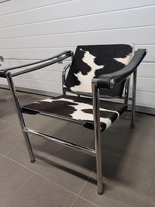 LC1 Vintage Sling veisenahast disaintool, autor Le Corbusier (2 foto / 2)
