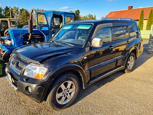 В продаже Mitsubishi Pajero 3.2 2006г (3 фото из 7)