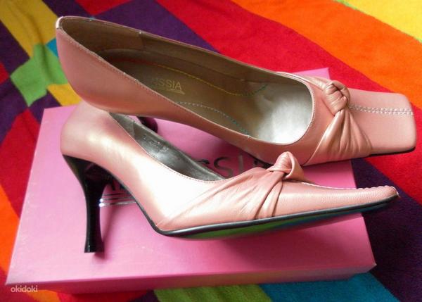 Красивые перламутрово-розовые туфельки, размер 37 (фото #2)