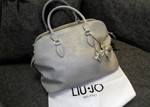 Liu Jo серо-бежевая объемная фактурная сумка