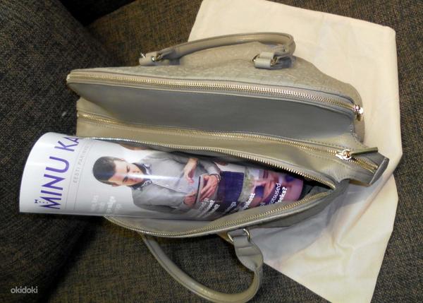 Liu Jo серо-бежевая объемная фактурная сумка (фото #6)