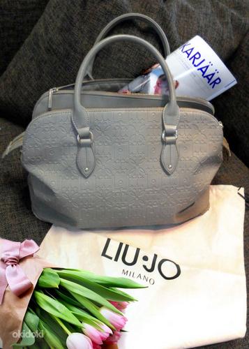 Liu Jo серо-бежевая объемная фактурная сумка (фото #9)