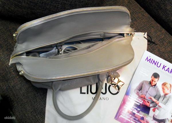 Liu Jo серо-бежевая объемная фактурная сумка (фото #5)