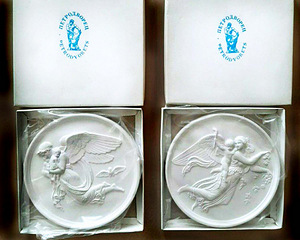 Ilusad kipsist Petergofist seinakaunistused-medaljonid, uued (5 foto / 7)