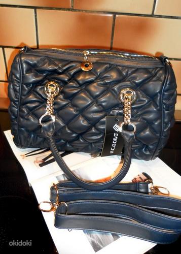 Объемная синяя стеганая сумка с золотой фурнитурой, новая (фото #2)