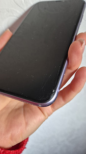 iPhone 11 64MB (4 foto / 8)