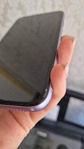 iPhone 11 64MB (8 foto / 8)
