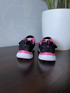 Skechers tossud, s. 30 (4 foto / 6)