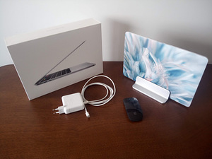 MacBook Pro 2020 13.3", Intel Core i5, 8GB RAM, 256GB SSD (1 foto / 3)