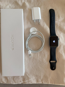 Apple Watch 5 44мм (1 фото из 2)