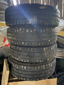 Michelin agilis 215/70/15c (4 foto / 4)