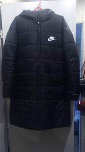 Talvine naiste jope NIKE (2 foto / 4)