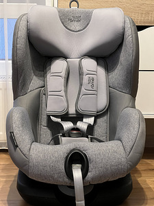 Britax Römer Trifix2 i-size (1 foto / 7)