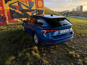 Skoda Octavia (5 foto / 8)