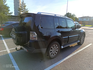 Mitsubishi Pajero (5 foto / 6)