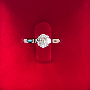 Briljantsõrmus 18 k, valge kuld, 0.29 ct briljant (1 foto / 7)