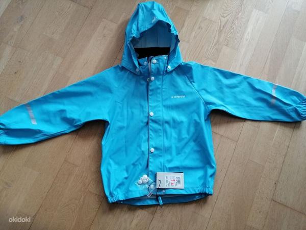 Новая более плотная пластиковая куртка, размер 122-128 см (фото #1)