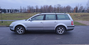 VW Passat 1.6 i 75 kw (3 foto / 9)