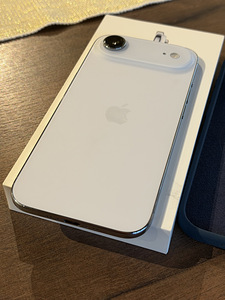 iPhone Air 256GB Sky Blue (6 foto / 7)
