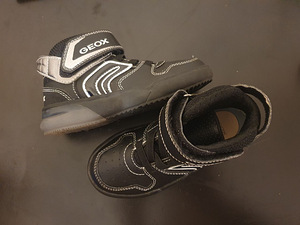 Geox tossud, suurus 28-29