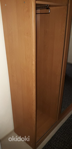 Шкаф со сдвижной дверью и зеркалом (фото #4)