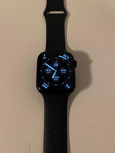Apple Watch 7 45mm (1 foto / 3)