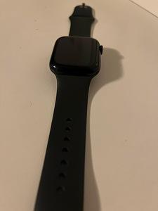 Apple Watch 7 45mm (2 foto / 3)