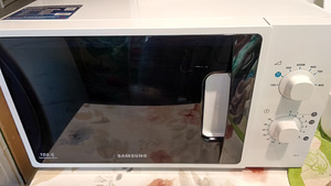 Mikrolaineahi Samsung ME71A (1 foto / 4)